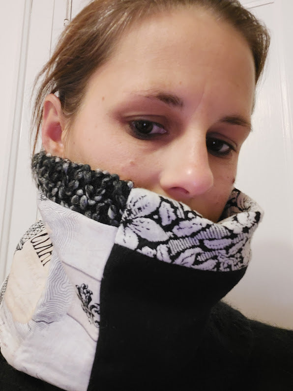 The simple Mondrian neck-warmer